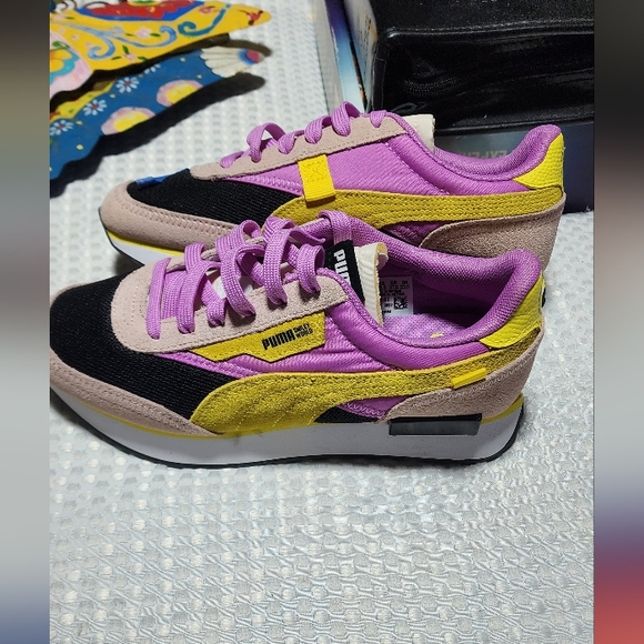 Puma Other - PUMA EUC JUNIOR SZ 5.5 RIDER SMILEWORLD SNEAKERS SHOES